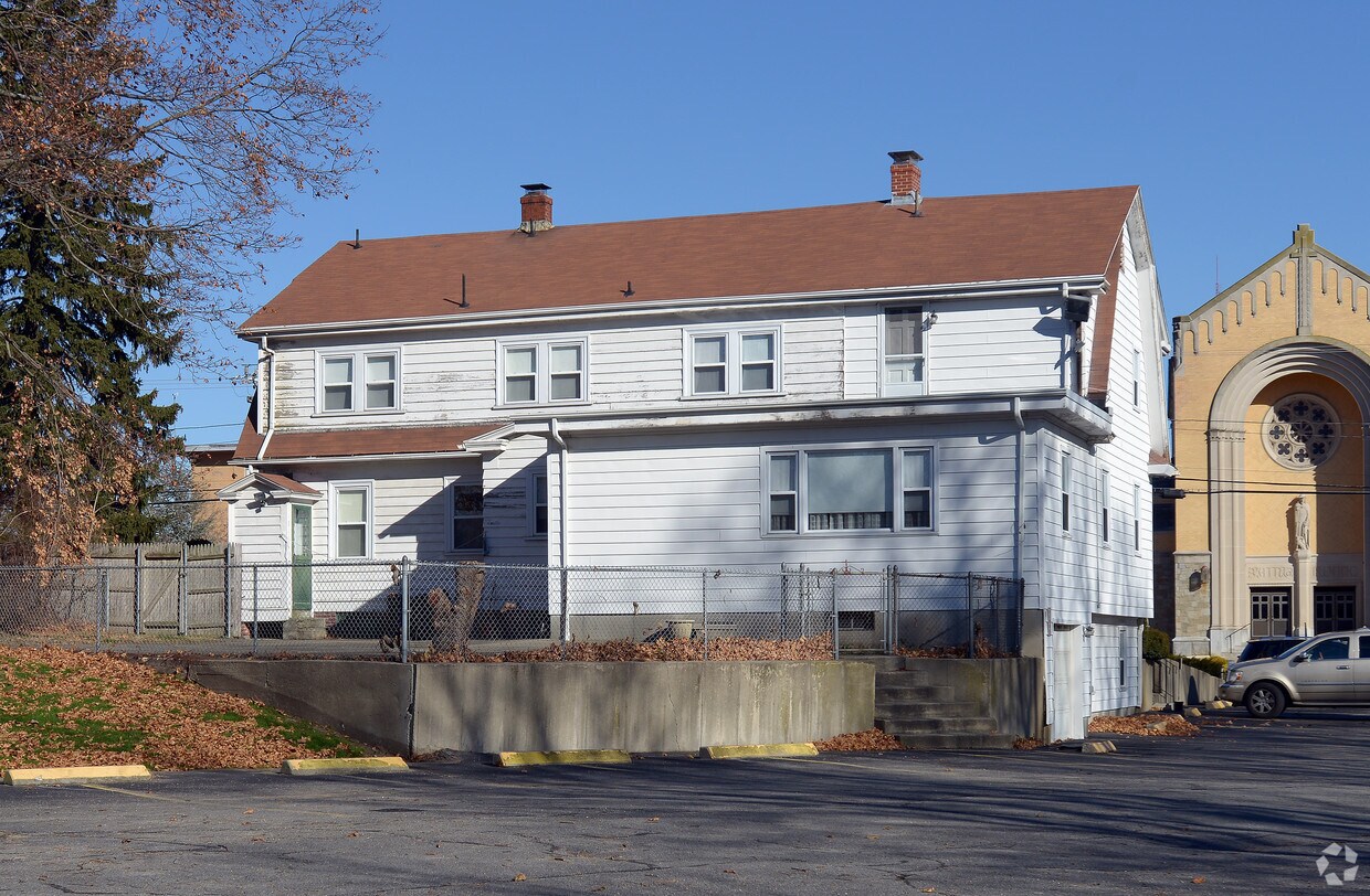 926 Atwood Ave, Johnston, RI 02919 Apartments in Johnston, RI