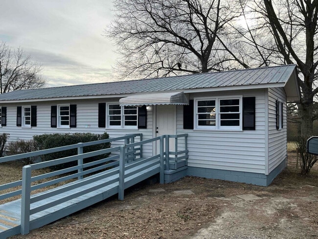 Building Photo - 8402 Duncan Bridge Rd