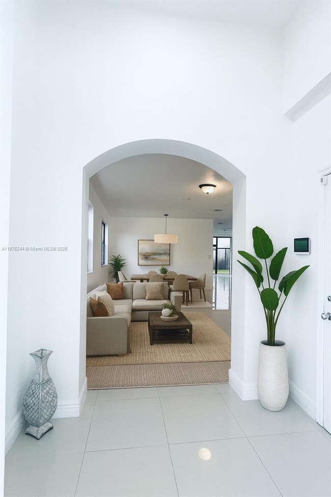 Building Photo - 742 SE 34th Ave