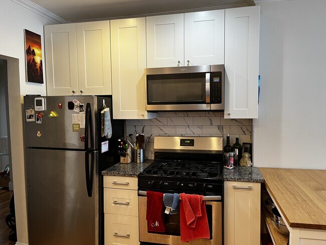 Foto del edificio - 280 Corey Rd