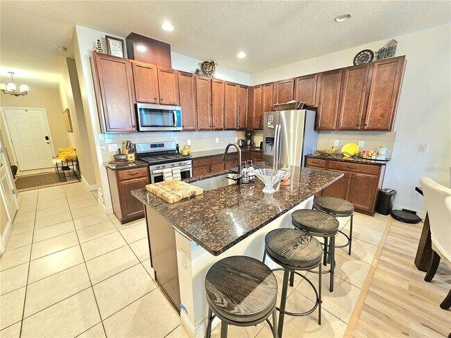 Foto del edificio - 15267 Honeybell Dr