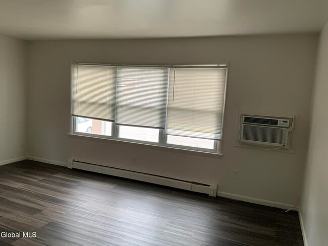 Foto del edificio - 11-21-21 Ashdown Rd