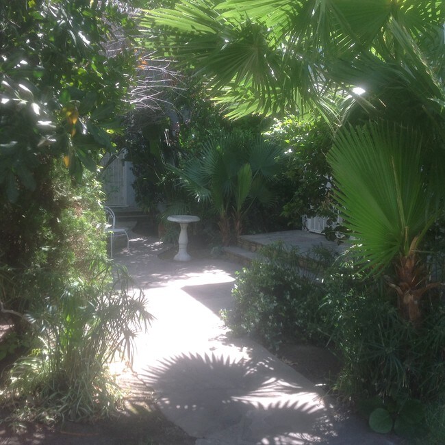 GARDEN - 7654 Hollywood Blvd