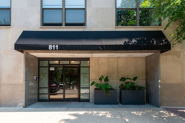 Building Photo - 811 S Lytle St