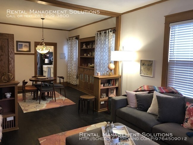 Building Photo - *SHORT TERM RENTAL* 116 SW The Drive