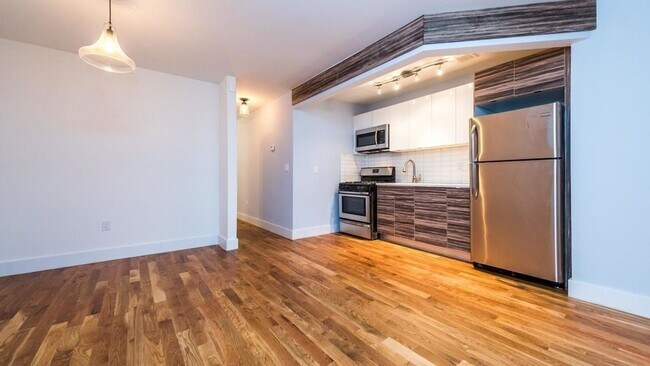 Foto del edificio - 1159 Gates Ave