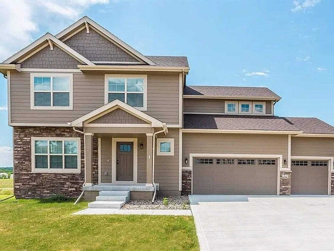 Foto principal - Spacious 4 Bedroom Home in Sugar Creek Wau...