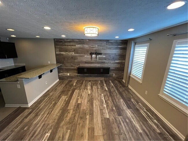 Building Photo - 9440 Park Meridian Dr