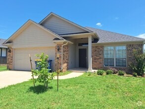 Building Photo - 1207 Martin St