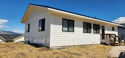 Building Photo - 1002 Hillside Ct