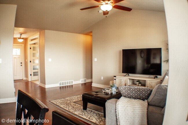 Building Photo - 511 S 700 E