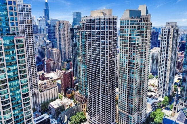 Foto del edificio - 30 E Huron St