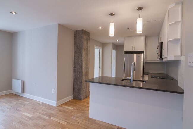 Photo du bâtiment - 3455 Rue Aylmer