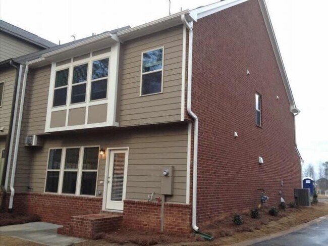 Foto del edificio - 2100 Greencrest Cir