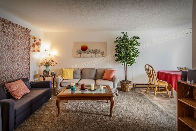 Foto del edificio - 1636 E Pitkin St