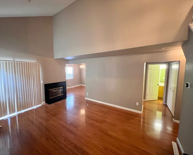 Building Photo - Prime Petaluma 3-Bedroom, 2.5-Bath Home Ne...