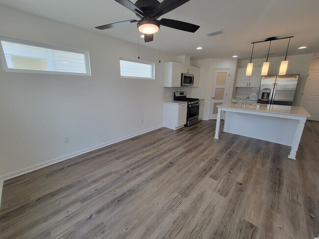 Foto del edificio - 1367 Landon Hills Dr