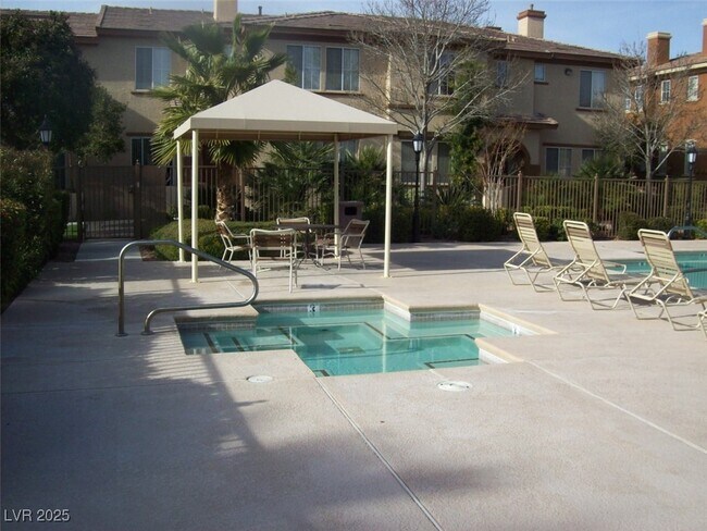 Foto del edificio - 3820 Juno Beach St