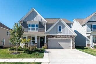Building Photo - 2046 Saddlebred Dr