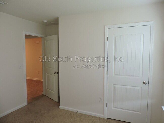 Foto del edificio - 5780 Blackhorse Cir