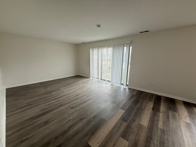 Foto del edificio - 2310 N Harlem Ave