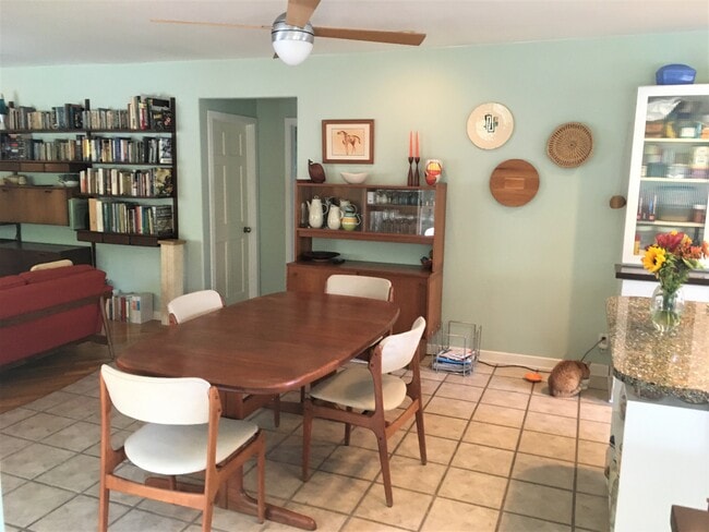 Open plan dining room - 125 Brocadero Pl