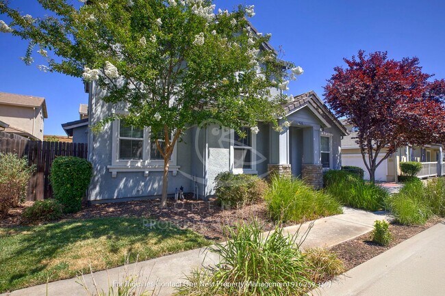 Foto del edificio - Lincoln Crossing; 4 bedroom in Gated commu...