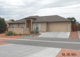 Building Photo - 725 Metate Court