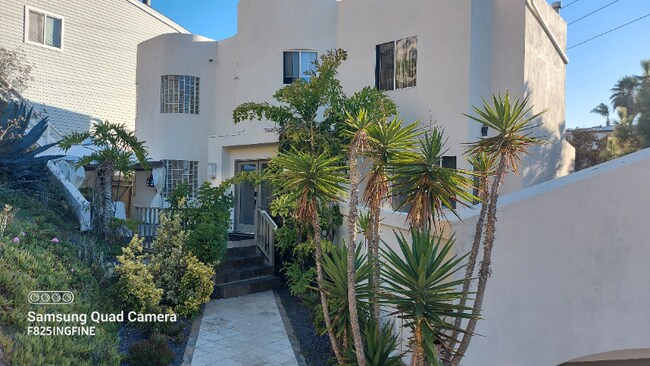 Foto del edificio - 3345 Oliphant St