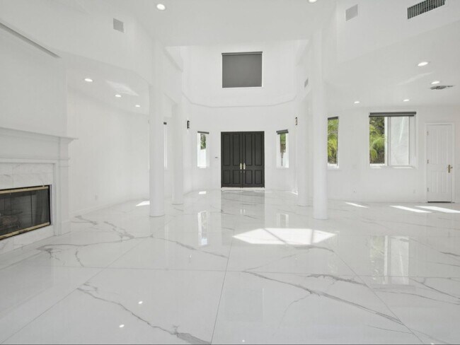 Foto del edificio - 5 Bedroom Single Family Home in Calabasas