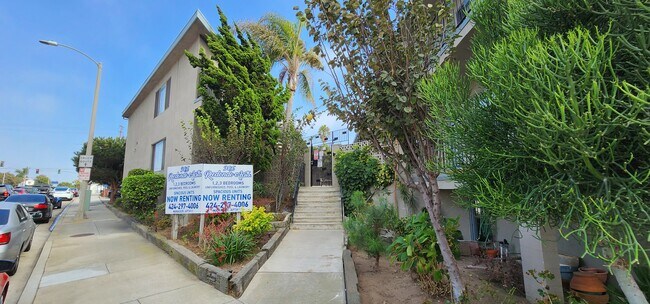 Foto del edificio - 906 Torrance Blvd