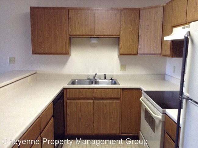 Building Photo - 2 br, 1 bath House - 236 E Carlson
