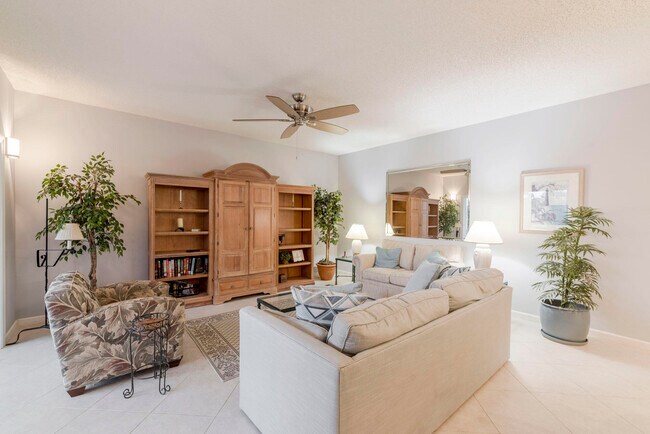 Foto del edificio - 2403 Fairway Dr N