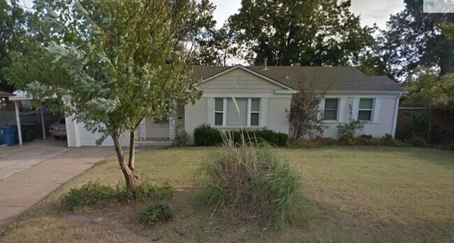Exterior - 201 E Key Blvd