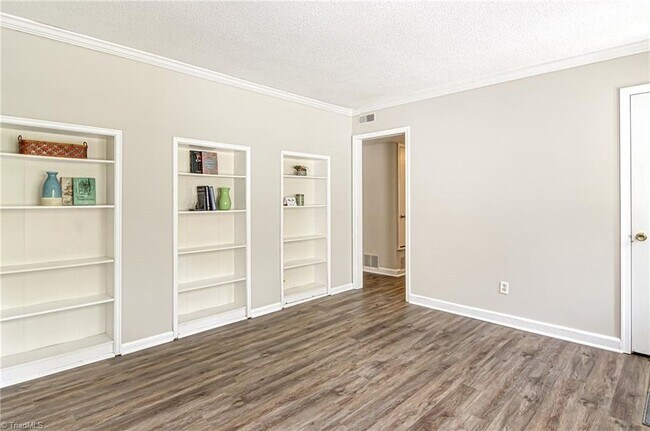 Foto del edificio - 5412 Amberhill Dr