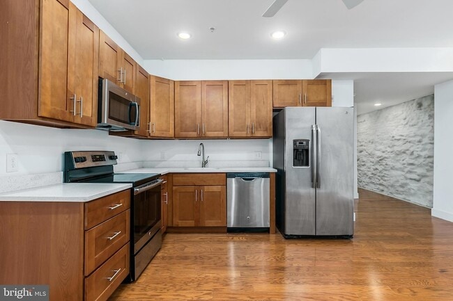 Photo - 1639 Poplar St Apartment