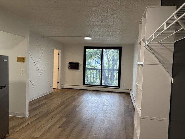 Building Photo - 18 Schemmer Bay