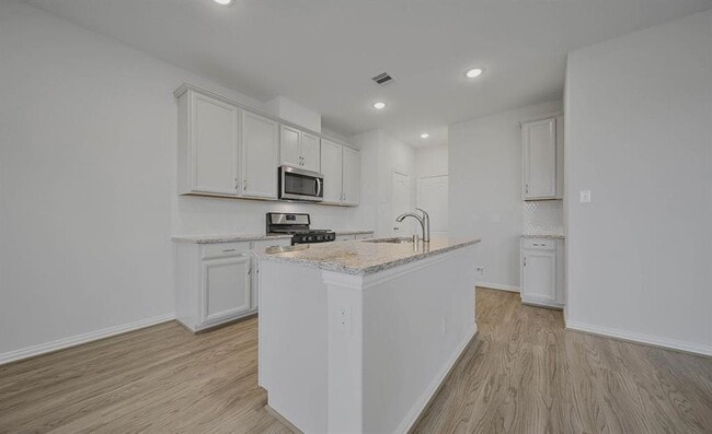 Building Photo - 7115 Fannin St