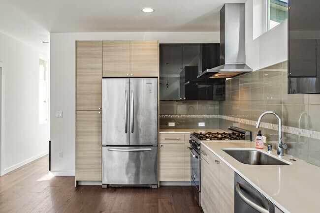 Foto del edificio - 2416 NW 62nd St