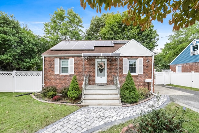 Photo - 236 Knickerbocker Rd House