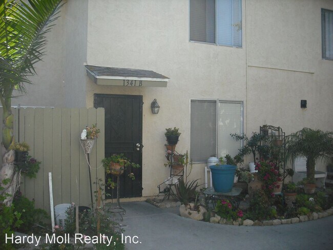 Building Photo - 2 br, 1.5 bath House - 1341 B CASA SAN CAR...