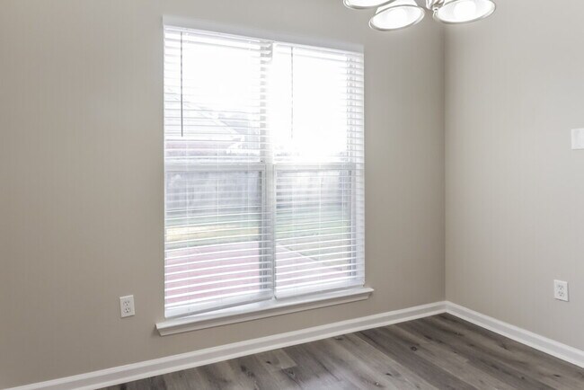 Foto del edificio - 10953 Oak Leaf Dr