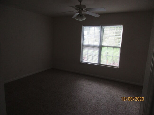 Foto del edificio - 6512 Royal Pine Dr