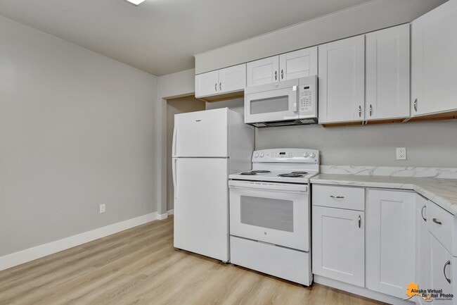 Building Photo - 1030 W 26th Ave
