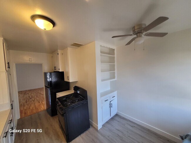 Building Photo - 4163 Somerset Dr
