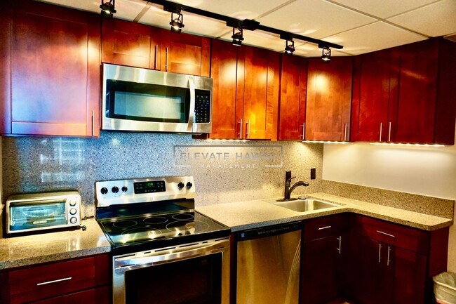 Foto del edificio - FULLY FURNISHED 2 BED 2 BATH IN WAIKIKI w/...