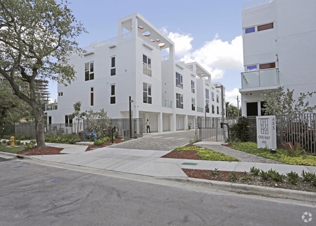 Building Photo - One Bay Residences