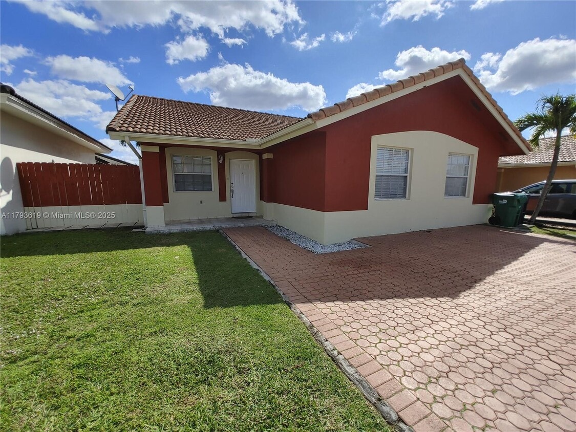 Primary Photo - 1137 NW 128th Pl