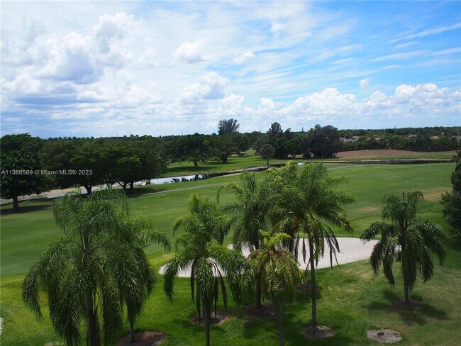 Building Photo - 16300 Golf Club Rd