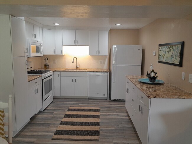 Foto del edificio - 513 S Canyon Crest Rd